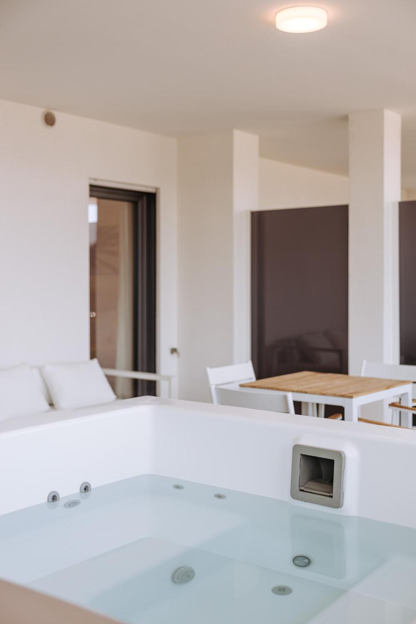 Marisabella Suite Spa 3 Bari Exterior foto
